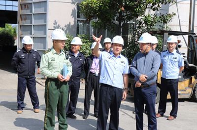 Jiangyan District Public Security Bureau, fire brigade leader to Runtai shares routine holiday inspection